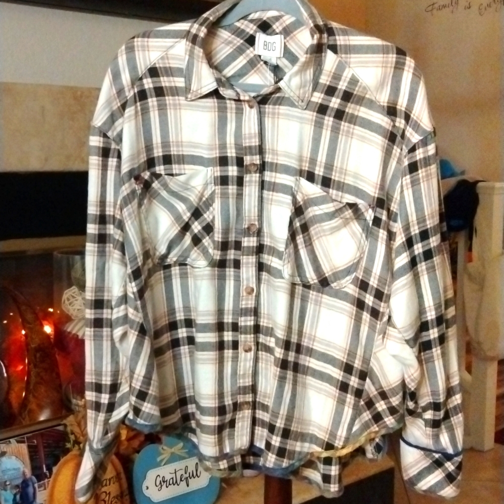 Urban Outfitters BDG Button Down shirt Very Soft material Size Large G